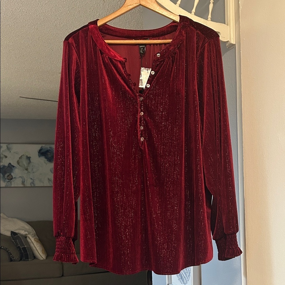 Intro. Cabernet Velvet Metallic Women’s Quarter Button Long Sleeve Top Size XL